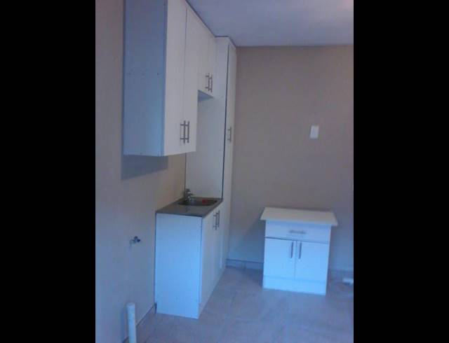 1 BEDROOM PROPERTY TO RENT IN RABIE RIDGE